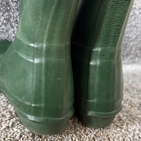 Hunter Classic Tall Green Rubber Boots - Picture 7 of 11